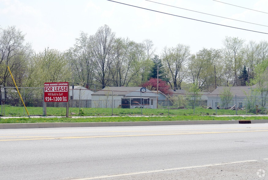 4811 W Smith Valley Rd, Greenwood, IN à louer - Photo principale – Image 1 sur 3