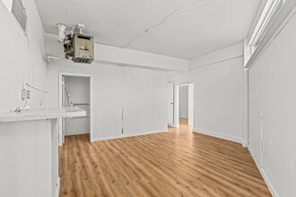 4500 NE Sandy Blvd, Portland, OR à louer Photo intérieure– Image 2 sur 5