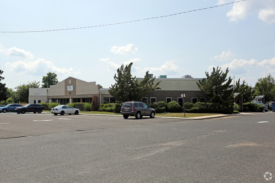 341 New Albany Rd, Moorestown, NJ à louer - Photo principale – Image 1 sur 14