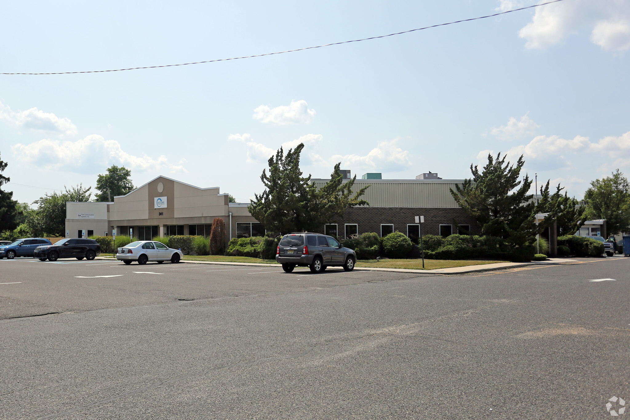 341 New Albany Rd, Moorestown, NJ à louer Photo principale– Image 1 sur 15