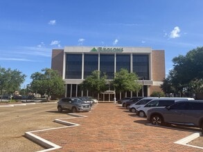 70 N Baylen St, Pensacola, FL à louer Photo de l’immeuble– Image 1 sur 10