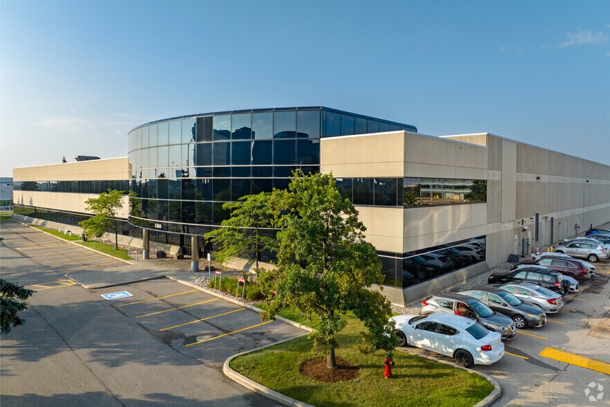 5300 Satellite Dr, Mississauga, ON à louer - Photo de l’immeuble – Image 1 sur 6