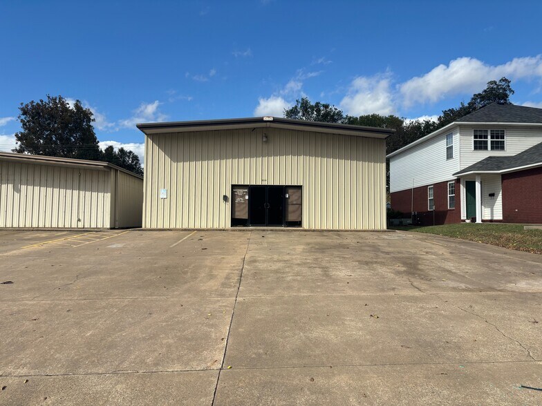 403 Vine St, Van Buren, AR à louer - Photo intérieure – Image 2 sur 10