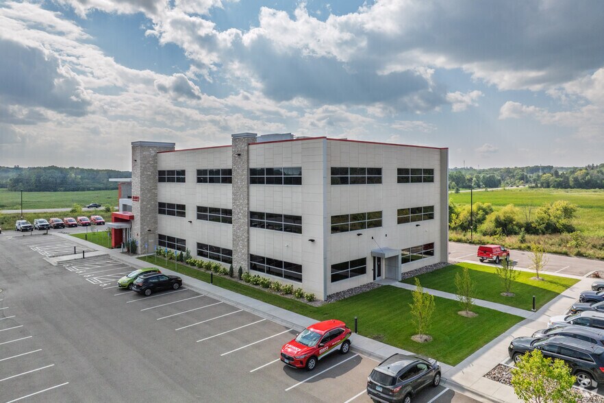 2900 Eagle Bluff Cir, Medina, MN à louer - Photo de l’immeuble – Image 3 sur 4