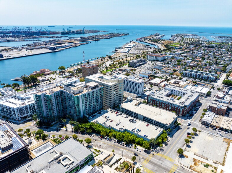 222 W 6th St, San Pedro, CA à vendre - Photo de l’immeuble – Image 2 sur 13