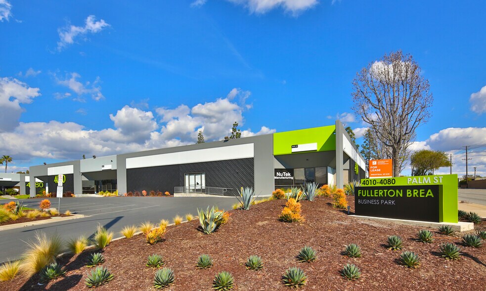 4080 N Palm St, Fullerton, CA à louer - Photo de l’immeuble – Image 2 sur 3