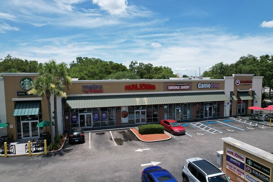 1710 S Orange Blossom Trl, Apopka, FL à louer - Photo de l’immeuble – Image 2 sur 5