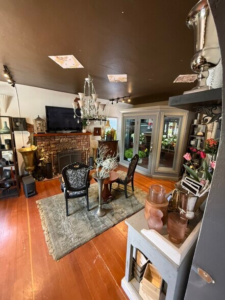 374 E Saint George Blvd, St George, UT à louer - Photo de l’immeuble – Image 3 sur 3