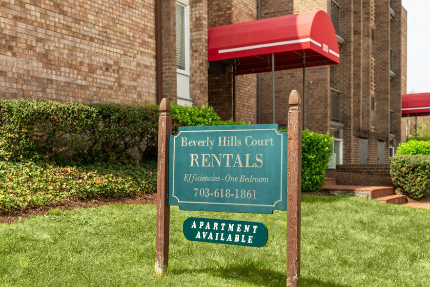 300-302 W Glebe Rd, Alexandria, VA à vendre - Photo de l’immeuble – Image 2 sur 17