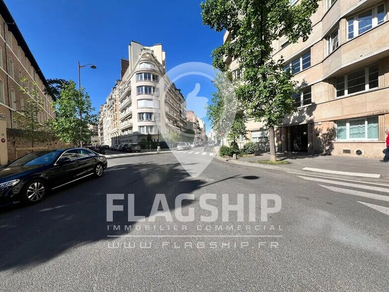Local commercial dans Paris à louer - Photo de l’immeuble – Image 1 sur 2