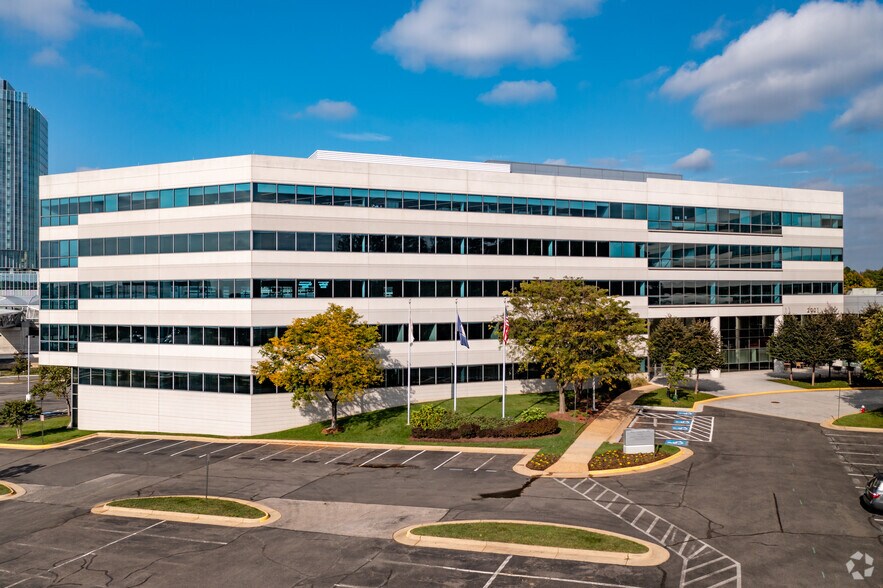 2001 Edmund Halley Dr, Reston, VA à louer - Photo de l’immeuble – Image 1 sur 16