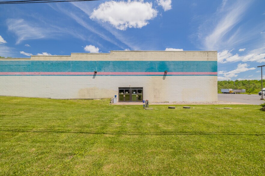 5357 Development Park Dr, Pocono Summit, PA à vendre - Photo principale – Image 1 sur 28