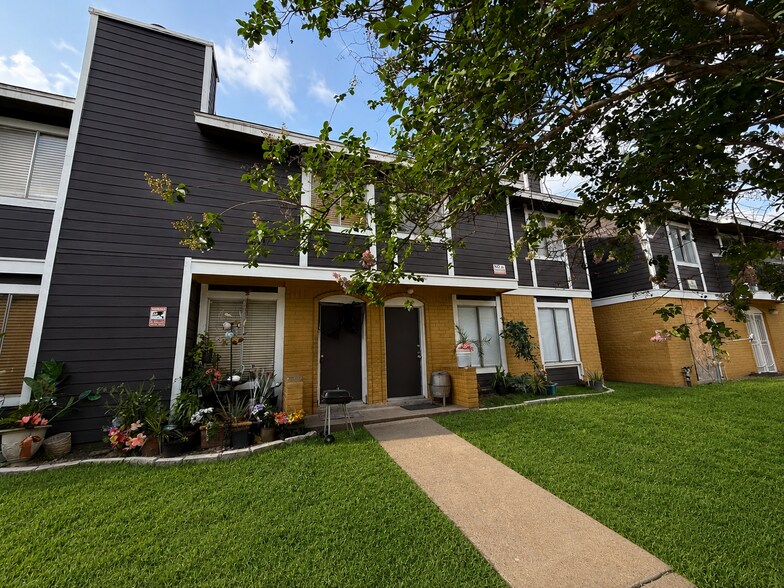 12606 Ashford Meadow Dr, Houston, TX à vendre - Photo de l’immeuble – Image 2 sur 21