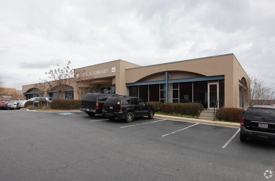 110 Holiday Dr, Macon-Bibb, GA à vendre - Photo principale – Image 1 sur 7