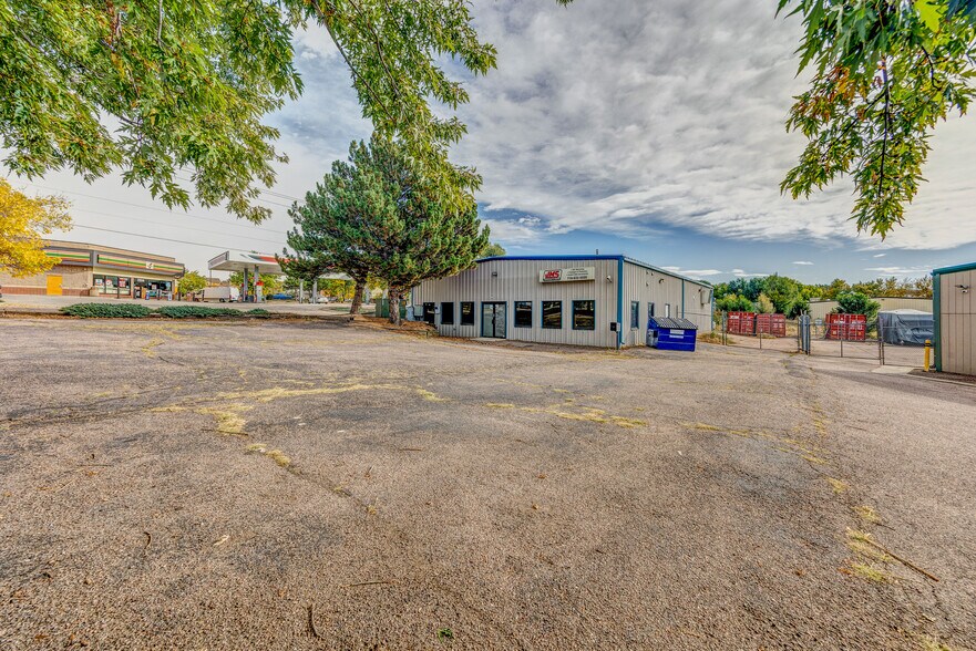 3060 Delta Dr, Colorado Springs, CO à vendre - Photo de l’immeuble – Image 1 sur 17