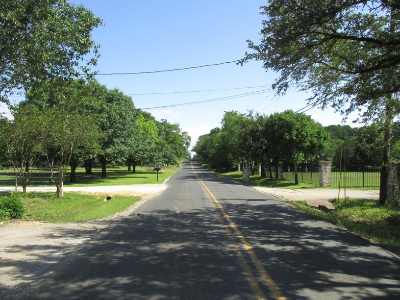 12724 Lowden Ln, Manchaca, TX à louer - Photo de l’immeuble – Image 2 sur 34