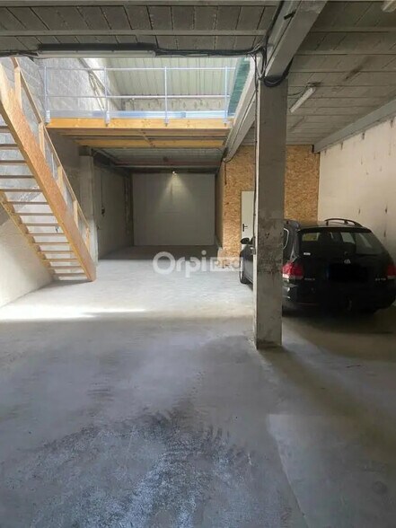 Local d’activités dans Lorient à louer - Photo de l’immeuble – Image 1 sur 5