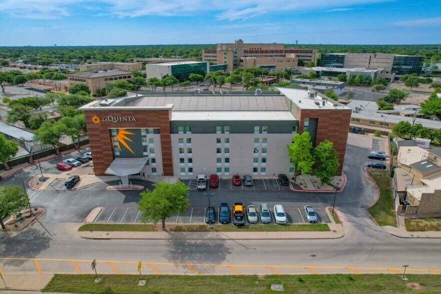 4115 Marsha Sharp Fwy, Lubbock, TX à vendre - Aérien – Image 3 sur 19