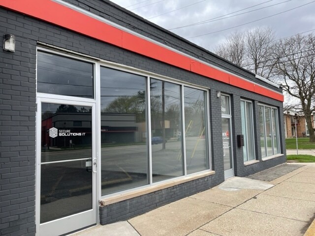 4314-4320 Rochester Rd, Royal Oak, MI à louer - Photo de l’immeuble – Image 1 sur 14