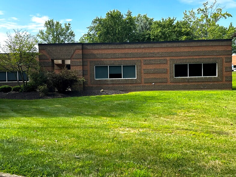 1540 Corporate Woods Pky, Uniontown, OH à louer - Photo de l’immeuble – Image 3 sur 6