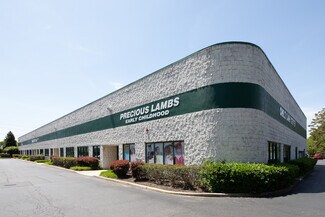 Plus de détails pour 630 Broadway Ave, Holbrook, NY - Industriel/Logistique à louer