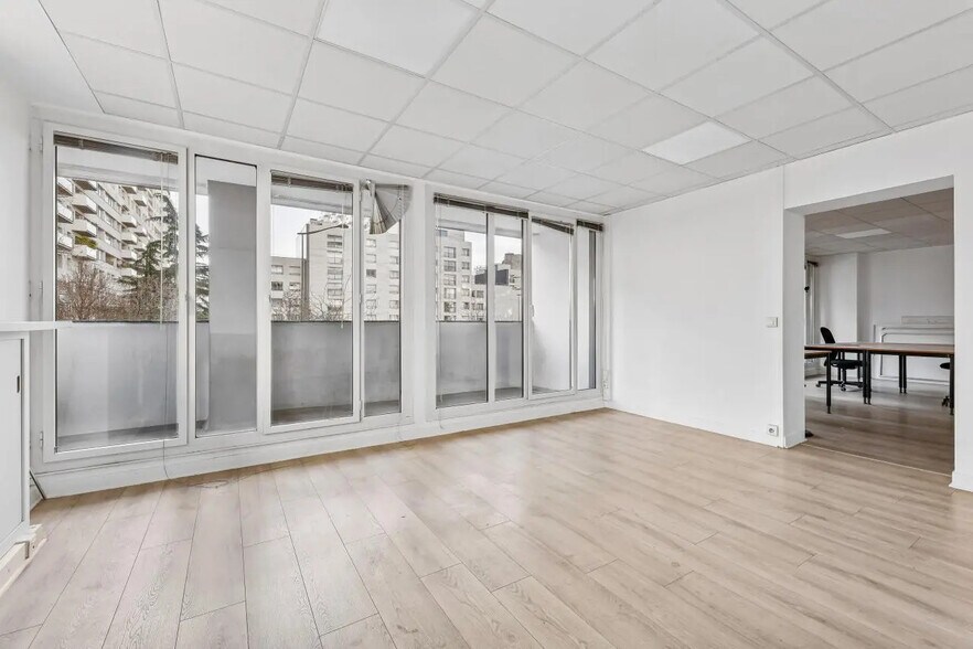 Bureau dans Paris à louer - Photo de l’immeuble – Image 2 sur 17