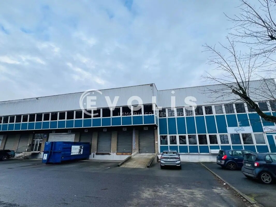 Local d’activités dans Chennevières-sur-Marne à louer Photo de l’immeuble– Image 1 sur 11