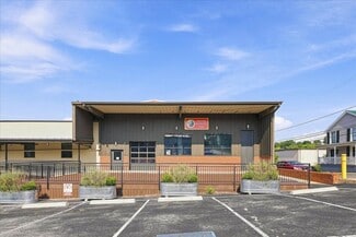 Plus de détails pour 110 W Hampton St, Staunton, VA - Bureau/Local commercial à louer
