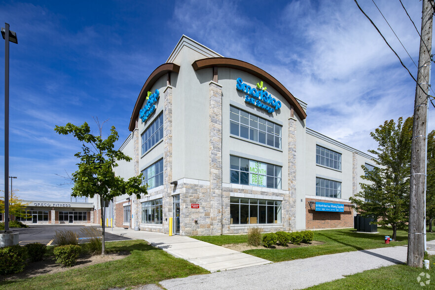 2061 Cornwall Rd, Oakville, ON à louer - Photo de l’immeuble – Image 2 sur 5