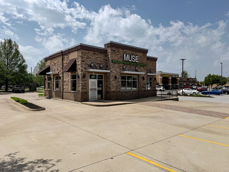 1500 S Walton Blvd, Bentonville, AR à louer - Photo principale – Image 1 sur 9