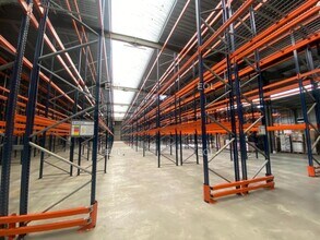 Industriel/Logistique dans Santeny à vendre Photo intérieure– Image 2 sur 3
