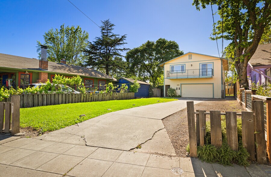 611 Hendley St, Santa Rosa, CA à vendre - Photo de l’immeuble – Image 3 sur 52
