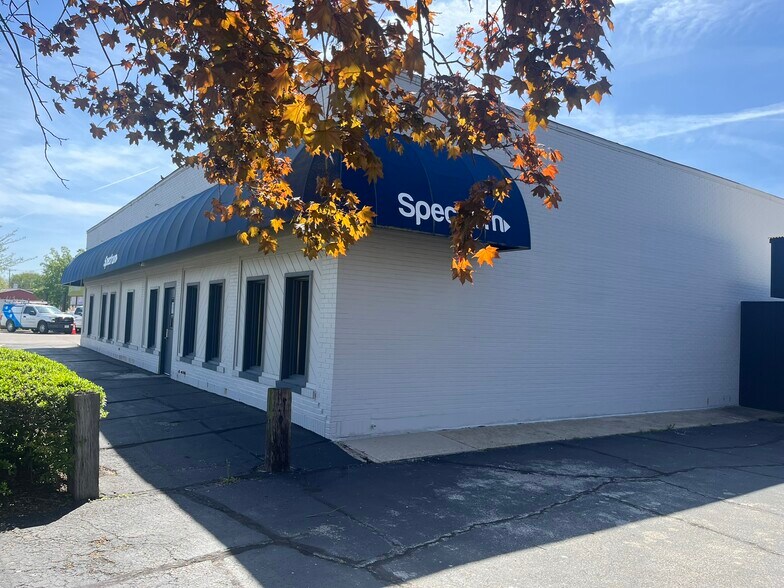 1607 Wabash Ave, Terre Haute, IN à vendre - Photo de l’immeuble – Image 2 sur 4