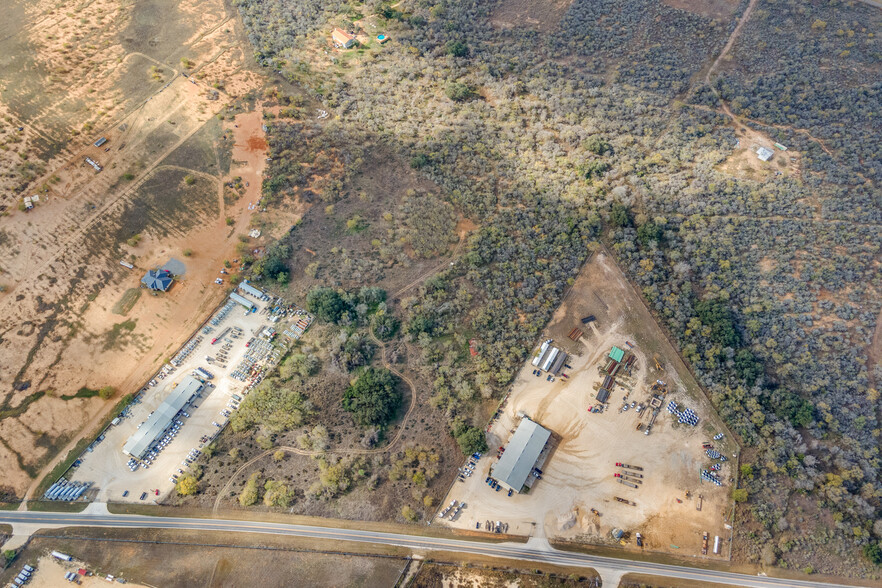 Farm to Market Road 1784, Pleasanton, TX à vendre - Photo de l’immeuble – Image 1 sur 5