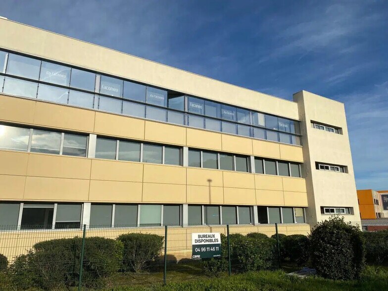 Bureau dans Aubagne à louer - Photo de l’immeuble – Image 1 sur 25
