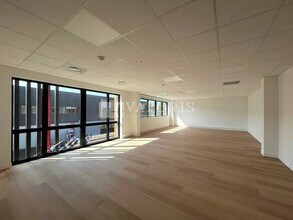 Local d’activités dans Saint-Quentin-Fallavier à louer Photo intérieure– Image 2 sur 2