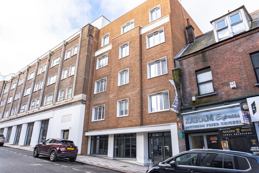 22-42 Gordon St, Luton à louer - Photo de l’immeuble – Image 1 sur 3
