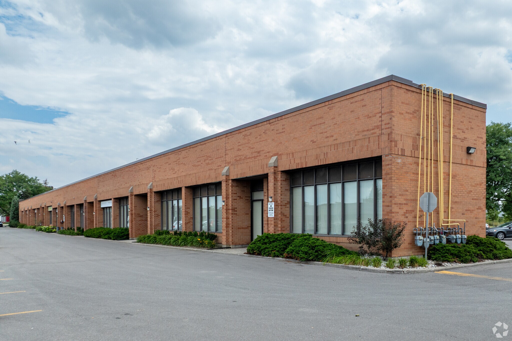 1170 Sheppard Ave W, Toronto, ON à louer Photo principale– Image 1 sur 3