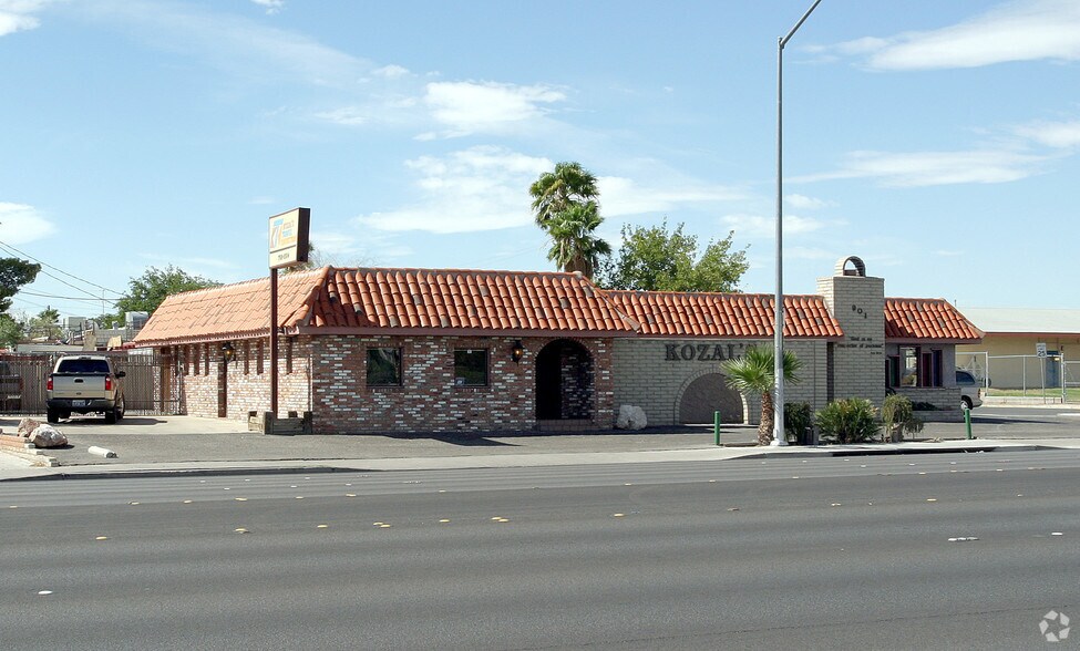 901 E Tropicana Ave, Las Vegas, NV à vendre - Photo de l’immeuble – Image 2 sur 16