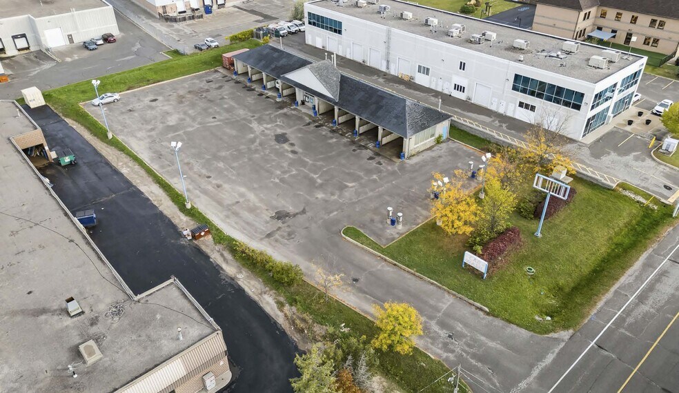 1185 Stellar Dr, Newmarket, ON à vendre - Photo de l’immeuble – Image 3 sur 10