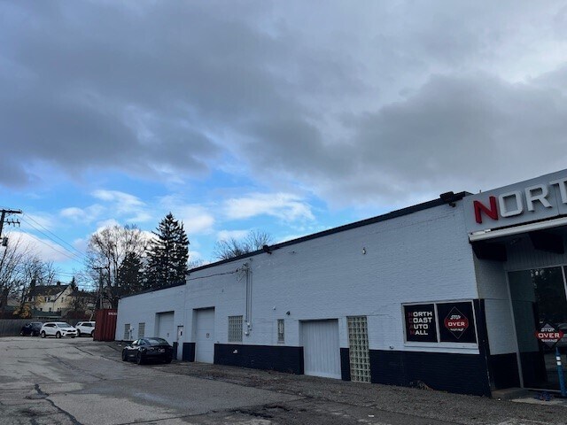 333-341 Broadway Ave, Bedford, OH à louer - Photo de l’immeuble – Image 2 sur 6