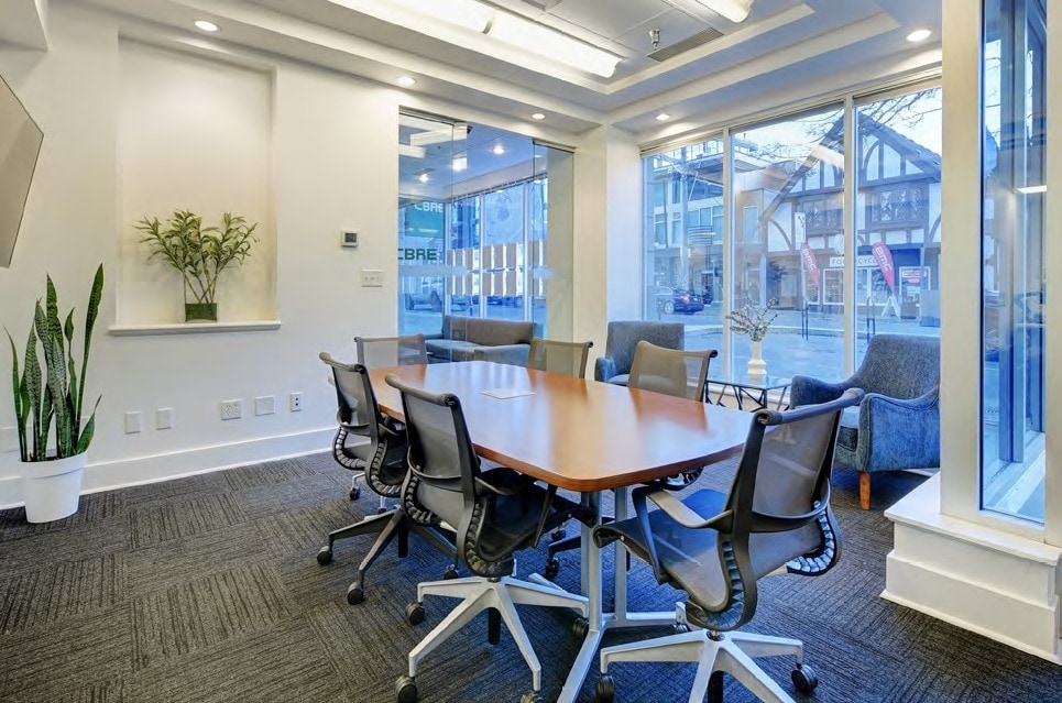 1026 Fort St, Victoria, BC V8V 3K4 - Lot 1024&1026 - - Photo intérieure - Image 2 of 4