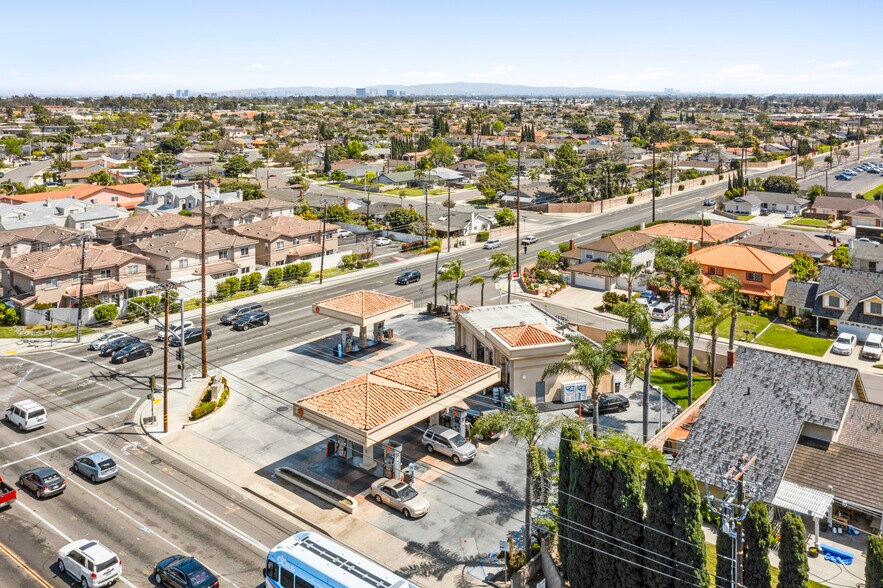 11470 Edinger Ave, Fountain Valley, CA à vendre - Photo de l’immeuble – Image 2 sur 16