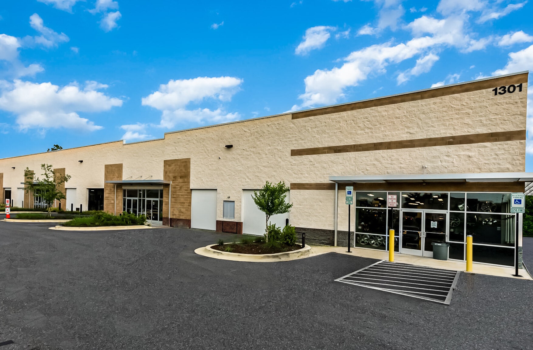 1301 Hampton Park Blvd, Capitol Heights, MD à louer Photo de l’immeuble– Image 1 sur 4
