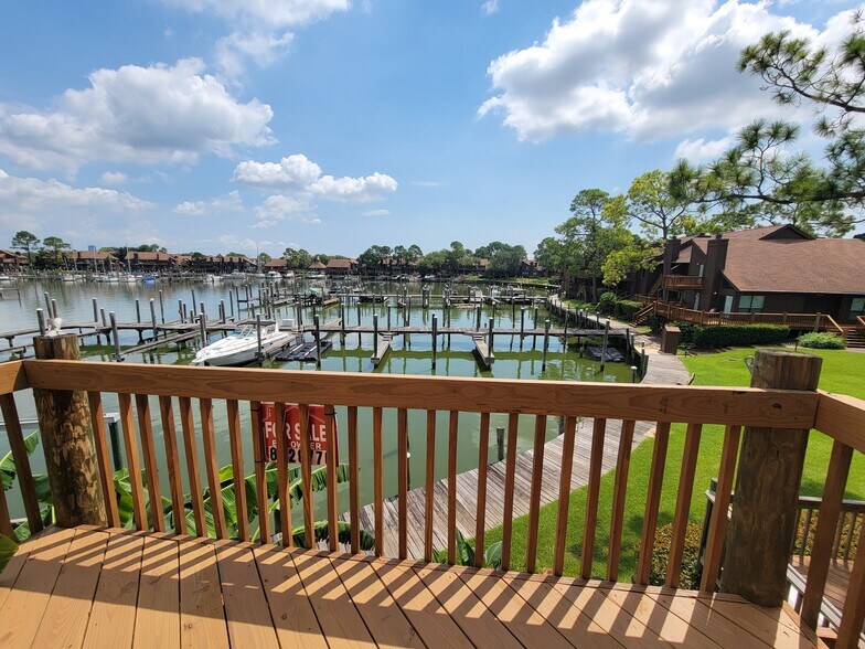 2318 Crows Nest Dr, League City, TX à vendre - Photo de l’immeuble – Image 2 sur 21