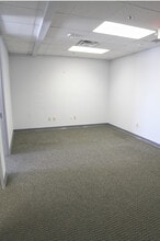 1270 N Loop 1604 E, San Antonio, TX à louer Photo intérieure– Image 2 sur 5
