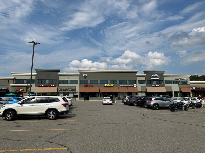 975 Merriam Ave, Leominster, MA à louer - Photo de l’immeuble – Image 2 sur 2