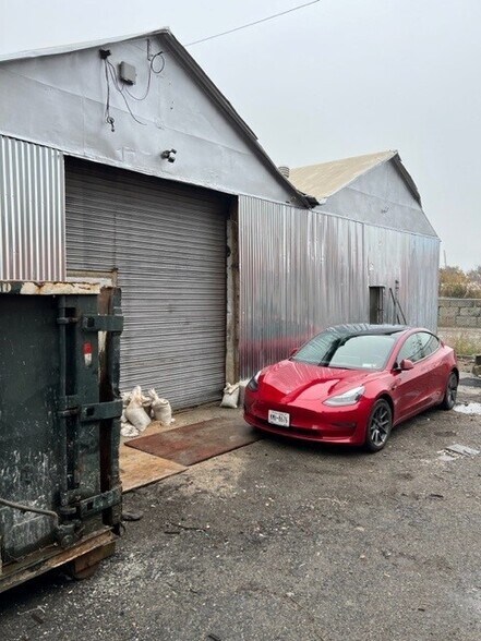 6104 Strickland Ave, Brooklyn, NY à louer - Photo principale – Image 1 sur 14