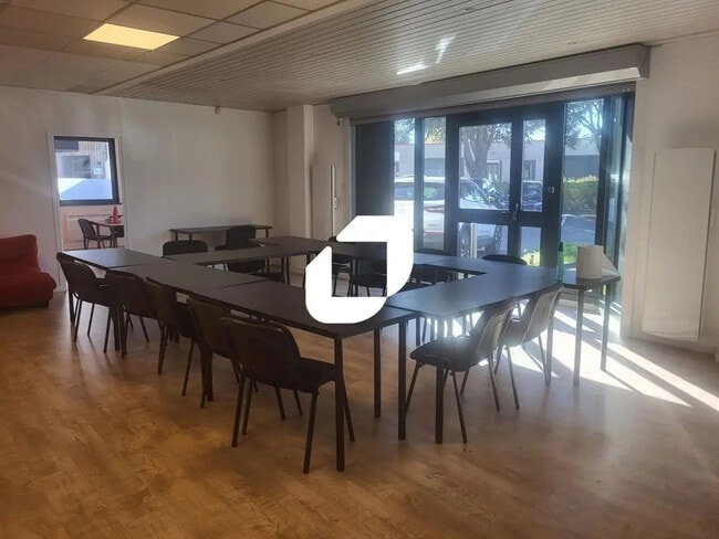 Plus de détails pour Bureau à louer