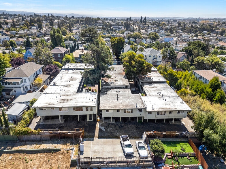2505 10th Ave, Oakland, CA à vendre - Photo de l’immeuble – Image 1 sur 18
